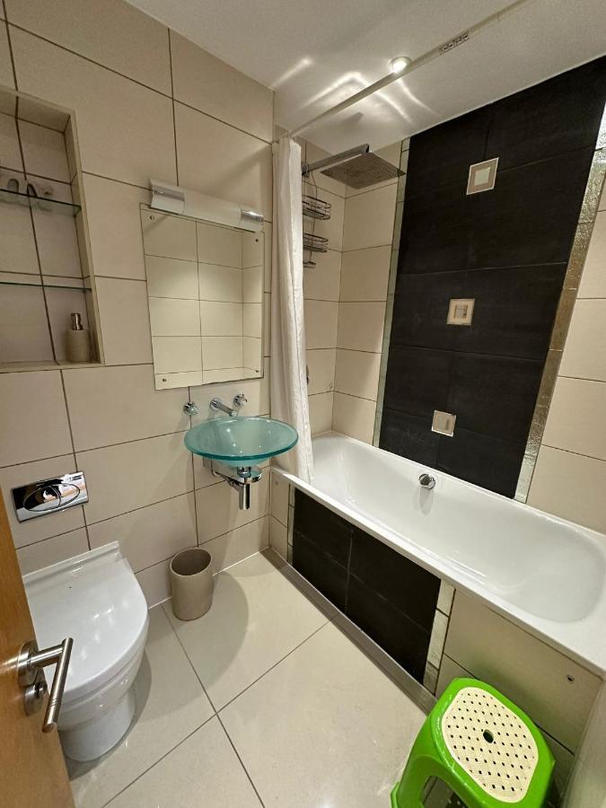 Two Br Flat 5 Mins Walk From London Eye G96 Apartman Kültér fotó
